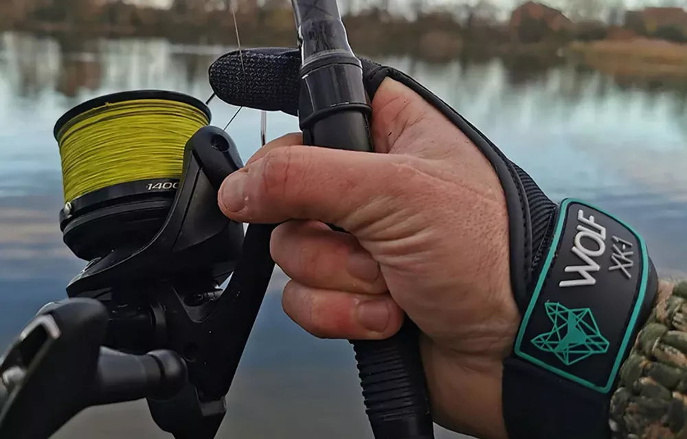 Wolf XK-1 Kevlar Casting Glove